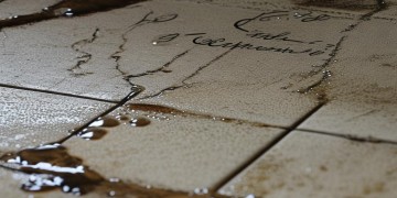 楼上漏水，物业到底有什么义务？